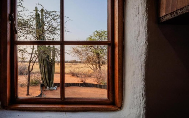Eningu Kalahari Lodge cc
