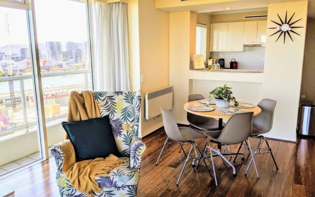 CBD Luxury Oasis, Botanical Gardens & River Views