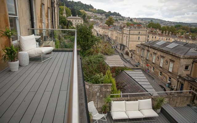 Awe-inspiring Townhouse With Balcony and Terrace