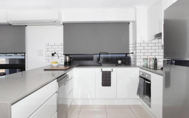 Unit 1 'Phoenix Apartments', Coolum Beach