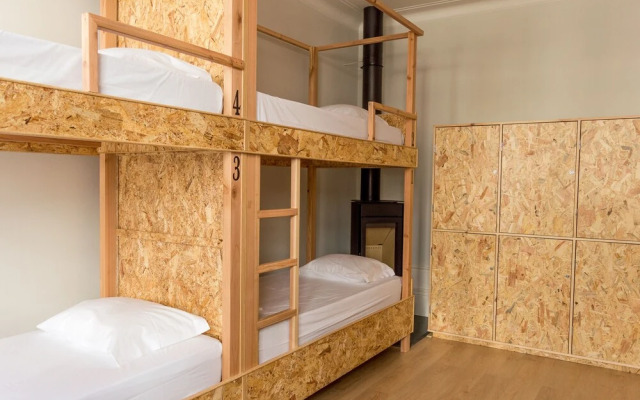 Queen's Garden Hostel