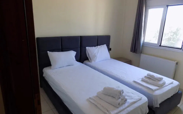 Central Cute 2Bd Balcony apt in Skiathos