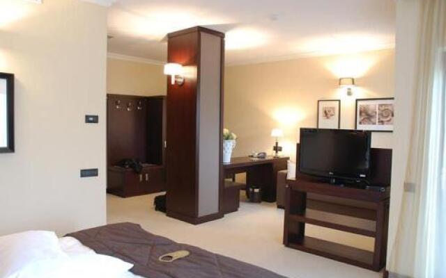 Helen Hotel