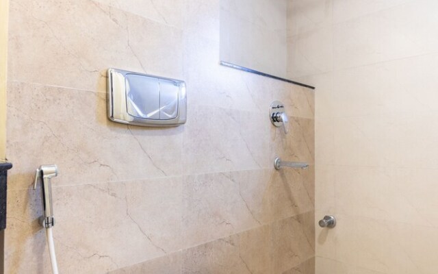 Capital O 490 Hotel Compact Maple Leaf