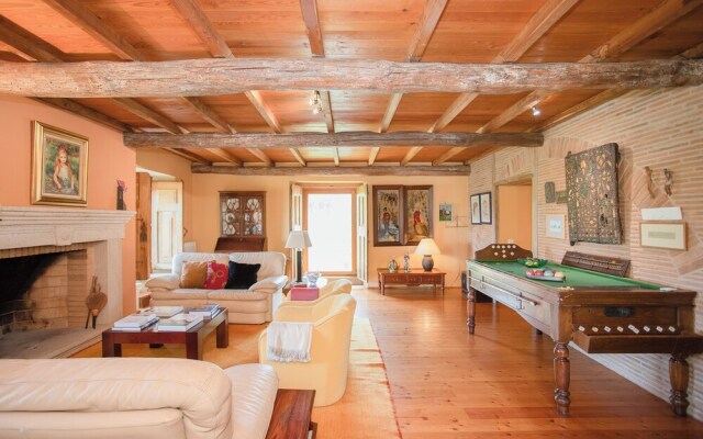 Local 9 - Casa do chapim azul