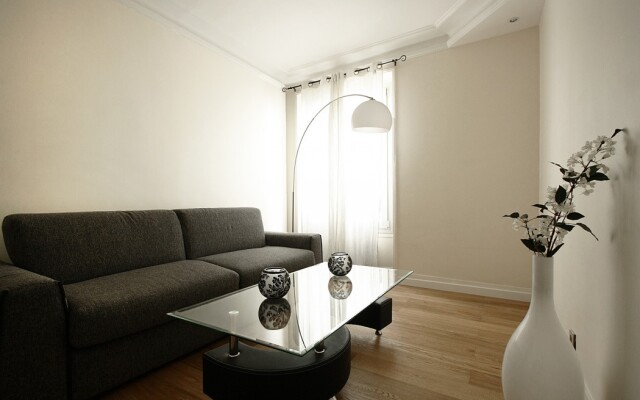 Bridgestreet Champs Elysees