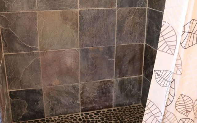 River Stone Inn & Gallery