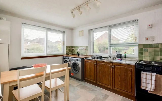Kidlington 3 BR House Parking Large Garden
