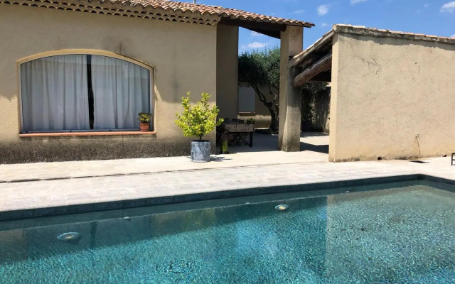 Villa dans le LUBERON à 2 km de LOURMARIN