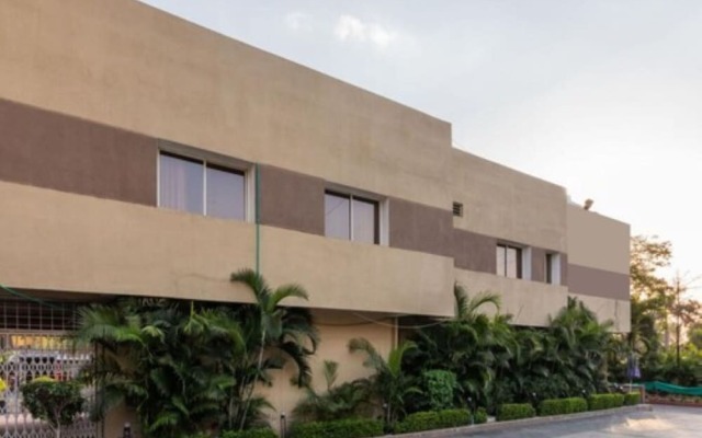 Goroomgo Luxury Star Inn Sum Hospital Bhubaneswar