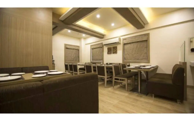 Vista Rooms at Officer Colony