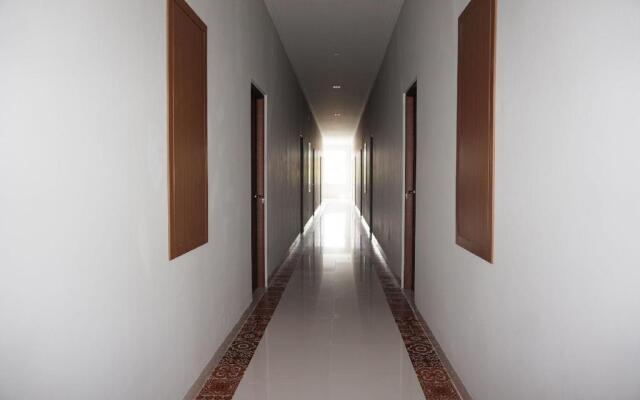 OYO 90023 Damar Kusumo Guest House