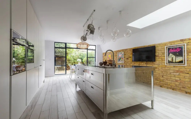 Radipole Road IV by Onefinestay