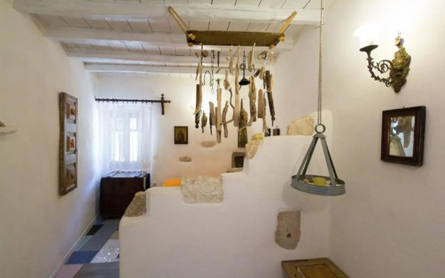 Anthippi - Adults only