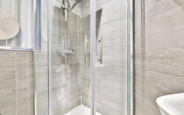 Whitchurch Place 2 Bed Flat in Cardiff