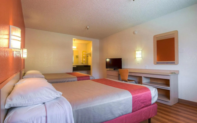 Motel 6 Santa Ana, CA