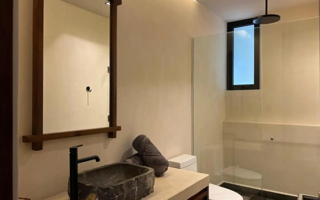 Lovely 2Bedroom apartment serviced + pool & garden