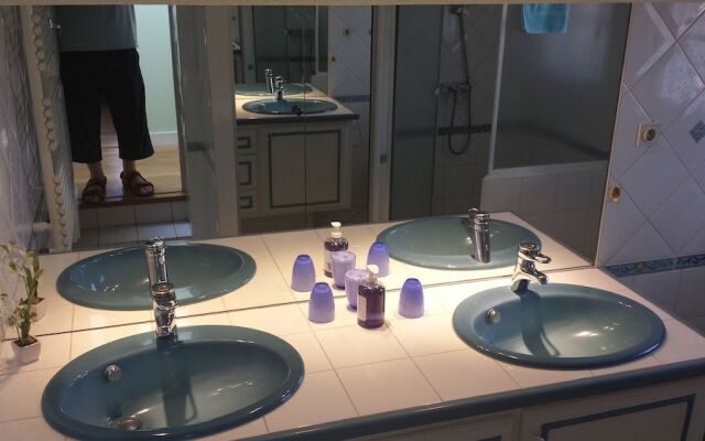 Les Abris de Saint Sulpice