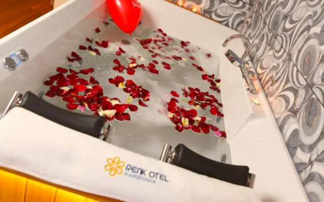 Renk Otel Karşıyaka