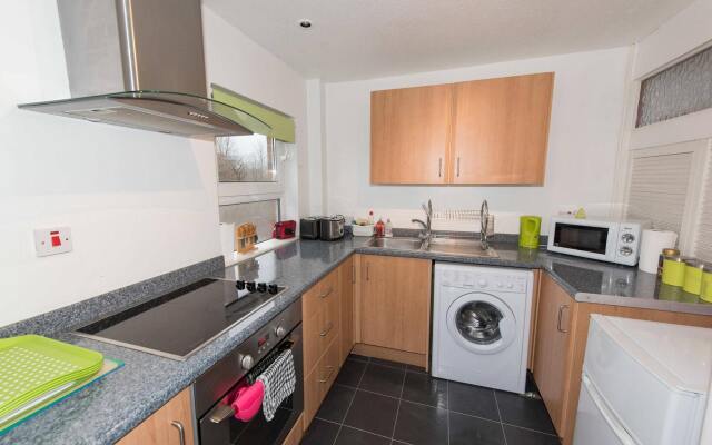 Belfast City Centre - Parking - Private Entrance - BHR Apartments