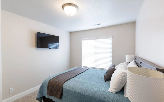 Sunset at Snow Canyon by RedAwning