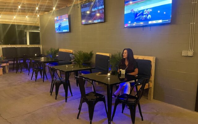 Road House Hotel & RV Park