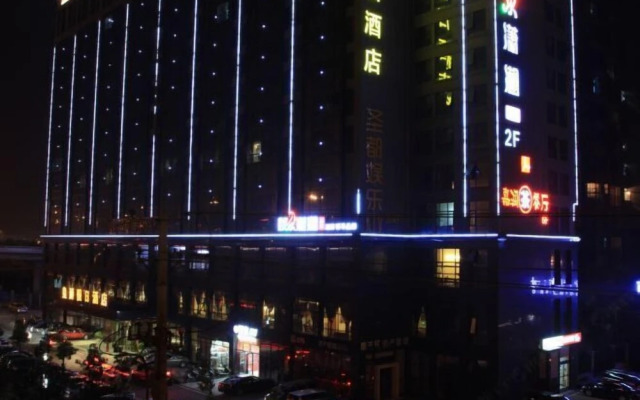 Royal Hotel