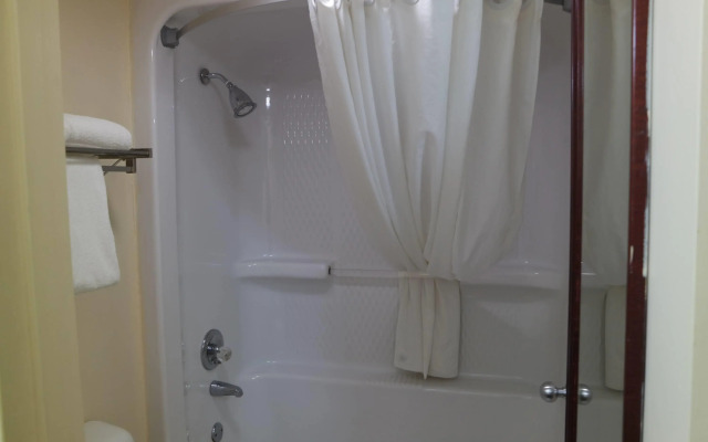 Howard Johnson by Wyndham Perry GA