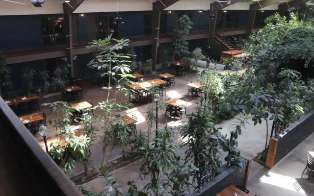 Historic Cow Palace Inn