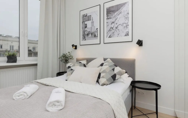 Warsaw Panorama Apartment by Renters