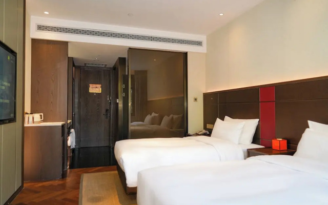 Ziyue Minghu Hotel