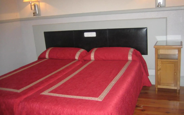Hostal Canovas