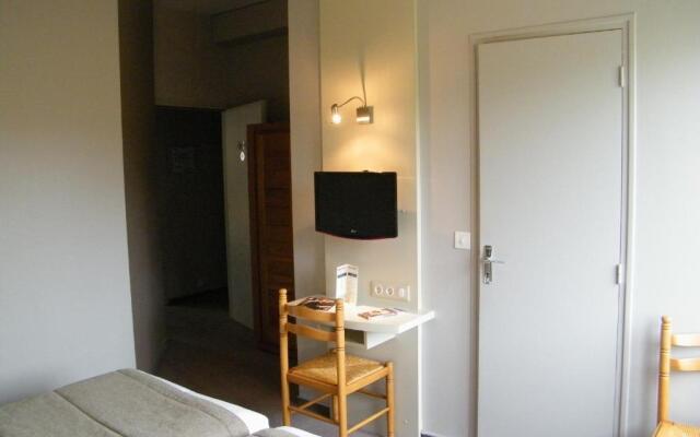 Brit Hotel L'Arrivée Guingamp (Ex:Brit Hotel Armor)