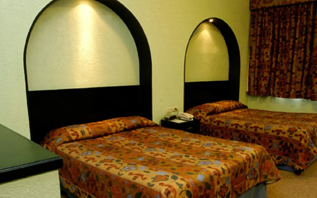 Hotel Leon