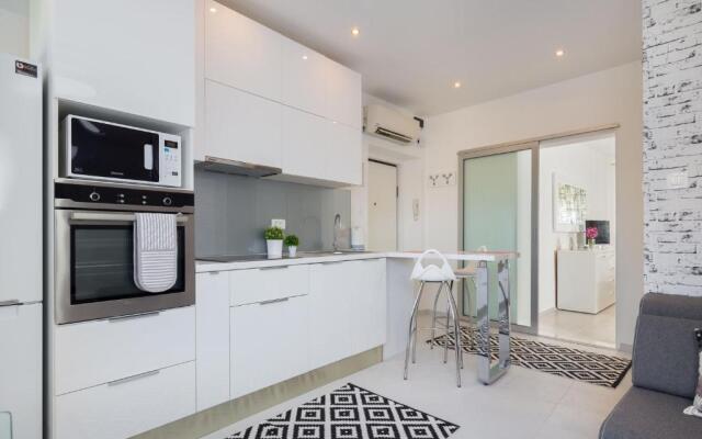 Old City Luxury Apartment Iris