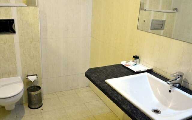 CK International  By Royal Collection