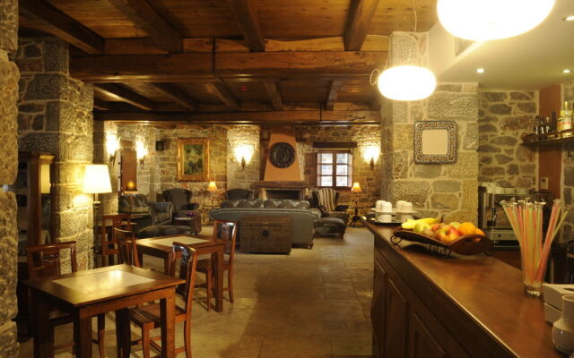 Xemoni Hotel