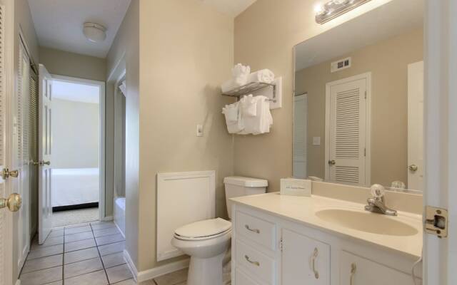 Country Club Villas