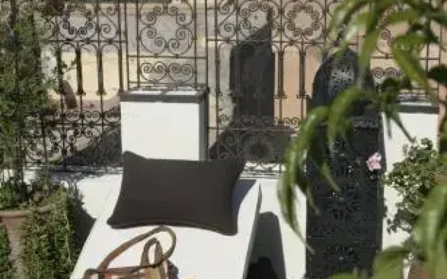 Riad Assakina