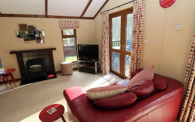 3 Riverside Lodge