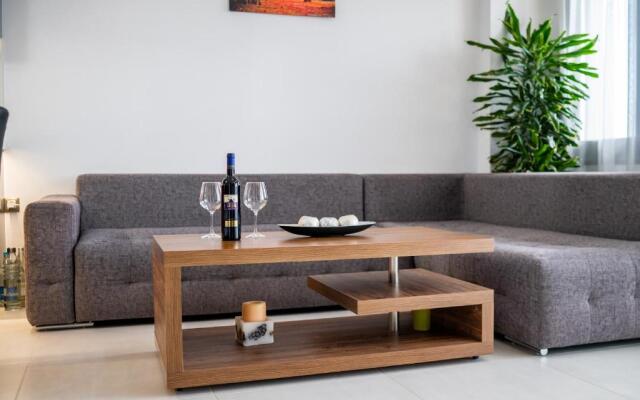 Sebastian Apartment & Studio
