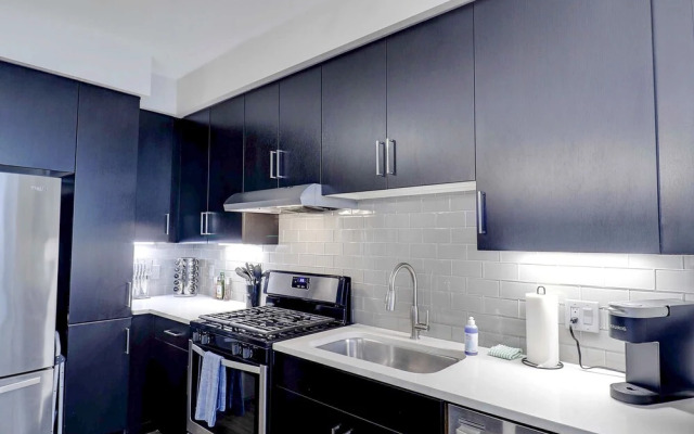 Rooftop Pool with Views-King Beds-Parking 1123