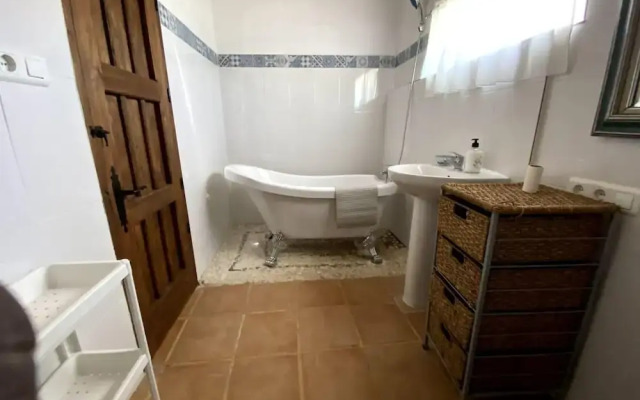 3 Bed Lodge - Sleeps 6 - Pool - Terrace - Parking