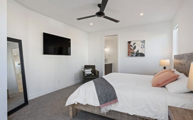 Hello Sunshine 6 Bedroom Home