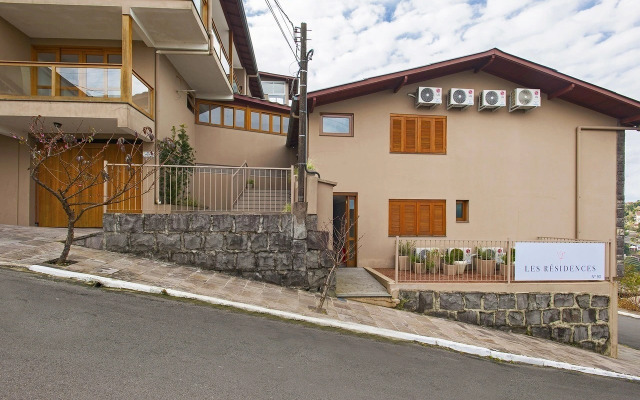 Les Residence