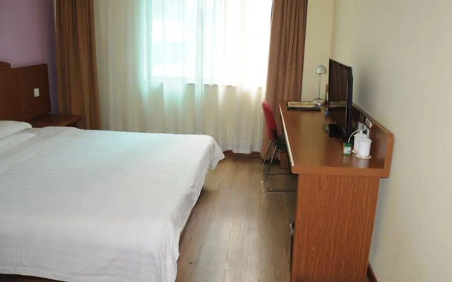 Super 8 Hotel