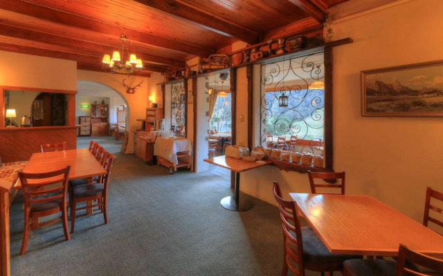 Candlelight Lodge