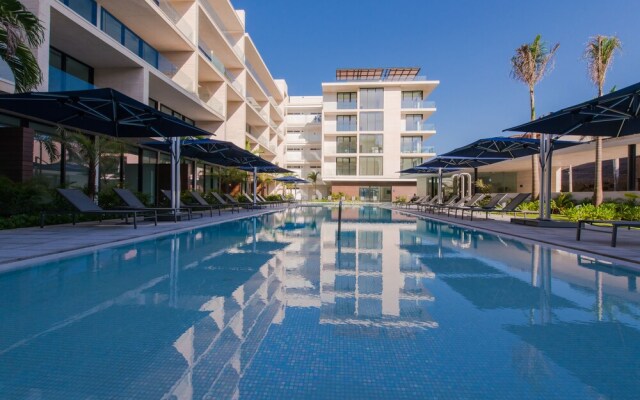 2 Bedroom Apartment Near the Beach