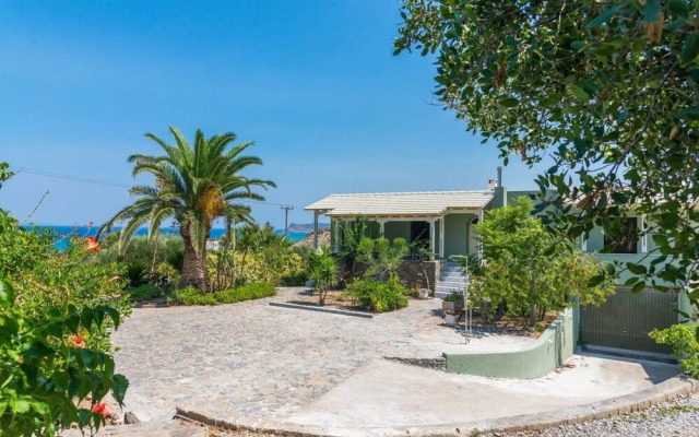 Stylish Villa, Private Pool, Large Garden, sea View, En-suite Bathrooms