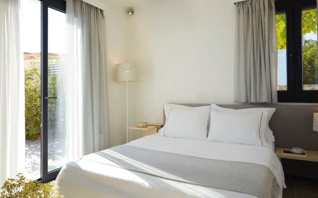 Eleia Seafront Rooms & Villas